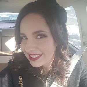 Meet your Posher, Caitlin